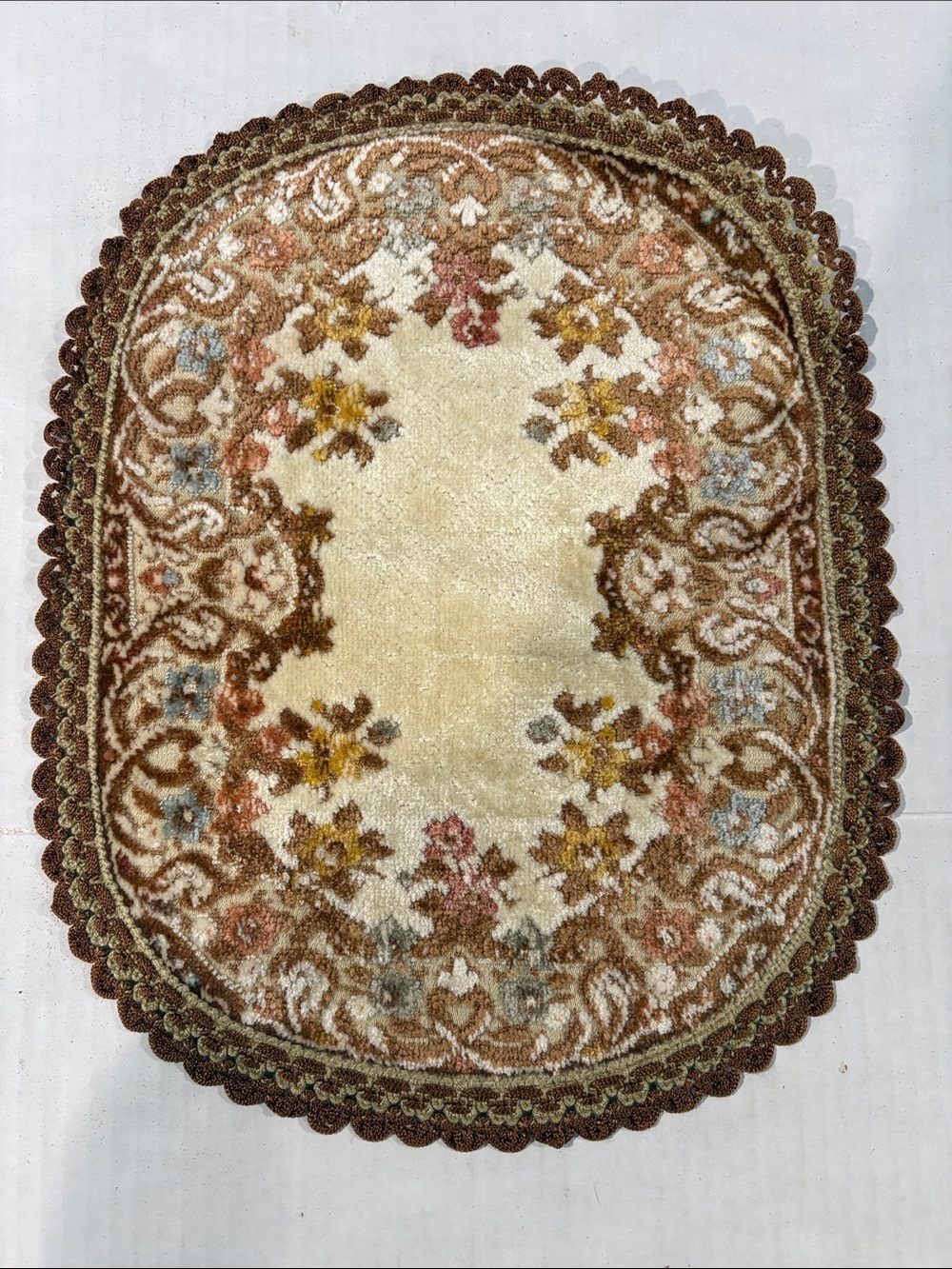 Vintage Floral Oval Accent Doyle in Cream and Brown